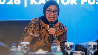 Kepala Badan Gizi Nasional (BGN) Nanik Sudaryati Deyang saat konferensi pers di Gedung BGN, Jakarta, Kamis (4/6/2025). [Suara.com/Alfian Winanto]