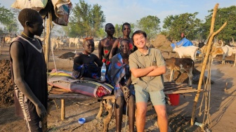 Profil Dr. Timothy Astandu, Orang Indonesia Pertama yang Menjelajahi 197 Negara