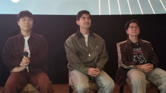 Gokil! Sutradara Pee Mak dan Aktor Ter Chantavit Ikut Garap Film Warkop DKI Viralin DOoOong