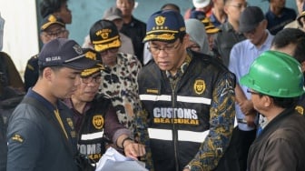 Purbaya Siapkan Denda Besar Bagi Importir yang Tahan Kontainer di Pelabuhan
