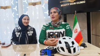 Gowes 8.000 Km dari Iran ke Indonesia, Arezoo Eskandari Bawa Misi Perdamaian dan Bahasa Kebaikan