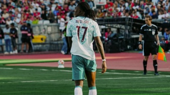 Rafael Leao Ngamuk! Tinju Pemain Chile, Terancam Absen di Piala Dunia 2026