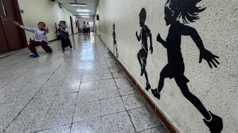 Sejumlah siswa bermain di Sekolah Indonesia Jeddah (SIJ), Jeddah, Arab Saudi, Minggu (7/6/2026). [ANTARA FOTO/Citro Atmoko/sgd/bar]