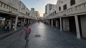 Pengunjung berjalan di kawasan bersejarah Al Balad, Jeddah, Arab Saudi, Minggu (7/6/2026). [ANTARA FOTO/Citro Atmoko/sgd/YU]