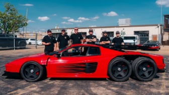 Ferrari Testarossa Berubah Jadi Supercar 6 Roda, Tenaganya Tembus 1.200 HP!