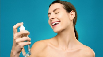 Anti-Crack! 5 Setting Spray Lokal untuk Makeup Dewy di Kulit Kering