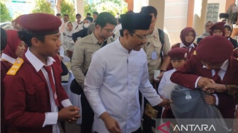 Belum Punya Gedung, Siswa SRMP 29 Pamekasan Harus Pindah Belajar ke Sampang
