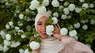 Titik Semprot Parfum untuk Wanita Berhijab agar Wangi Tahan Lama, Coba Trik ala Dilla Jaidi