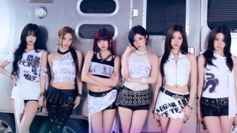 Tampil Ceria, BabyMonster Unjuk Kesuksesan Diri di Lagu Sugar Honey Ice Tea