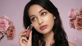 Cari Lip Gloss Bagus? Ini 5 Pilihan Under Rp100 Ribu yang Bikin Bibir Cantik dan Lembap