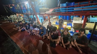 TNI AL Gerebek Pesta Sabu di Tengah Laut, 6 Awak Kapal Ikan Ditangkap