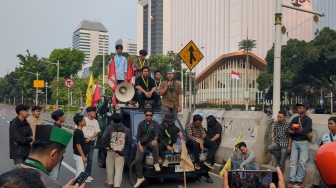 Mahasiswa Jaksel Turun ke Jalan, Desak Copot Menkeu dan Tolak Kenaikan BBM