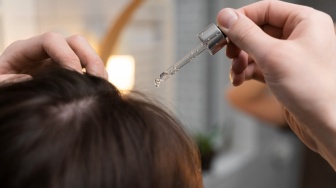 Rambut Rontok Parah? Ini 5 Serum Penumbuh Rambut Terbaik Mulai Rp30 Ribuan