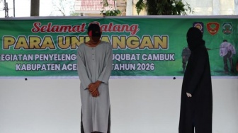 Dua Pelaku Zina Dicambuk 100 Kali di Depan Publik, Aceh Barat Kirim Pesan Tegas Penegakan Syariat