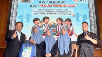KWP Bareng BNI Salurkan 2000 Paket Alat Sekolah di Tiga Daerah