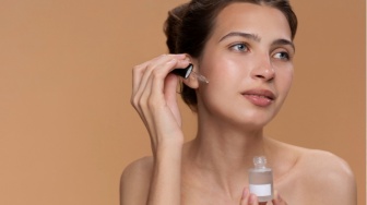 5 Serum Tranexamic Acid untuk Memudarkan Flek Hitam dan Bekas Jerawat