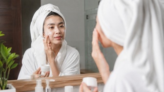 Urutan Skincare yang Benar Harus Double Cleansing? Ini Kata Dokter Kulit untuk Jaga Skin Barrier