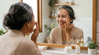 Tips Skincare Pagi untuk Kulit Keriput dari Dokter, Simak 3 Rekomendasi Produknya!