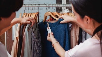 Mengapa Fast Fashion Masih Diminati Meski Berdampak Buruk bagi Lingkungan?