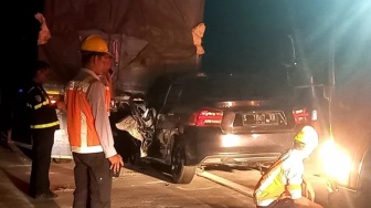 Maut di Lajur Lambat: Tragedi Honda City Hantam Truk Gandeng di Tol Jomo