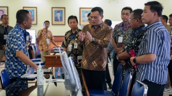 Turun ke Posko dan SMAN 3 Semarang, Ahmad Luthfi Pastikan SPMB Jateng Berjalan Lancar