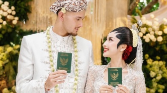 Kenapa Jennifer Coppen Akad Nikah Pakai Binti Ibunya? Begini Hukumnya dalam Islam
