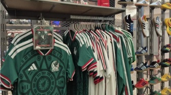 Surabaya Demam Piala Dunia 2026, Fans Rela Rogoh Kocek Jutaan untuk Jersey