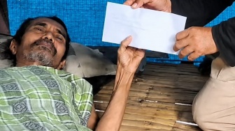 Tiga Tahun Daeng Sangkala Lumpuh di Gubuk Sederhana