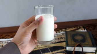Bolehkah Minum Susu Putih di Malam 1 Muharram? Ini Penjelasan Hukum Menurut Ulama