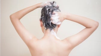 Rambut Kurang Nutrisi? Coba 5 Produk Serum Sampo Andalan Ini!