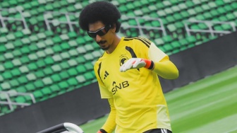 Piala Dunia 2026: Kiper Arab Saudi Pakai Kacamata Hitam Khusus Jelang Lawan Uruguay