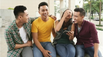 Komedi Adalah Kunci: Ketika Humor Menjadi Cara Bertahan di Tengah Tekanan