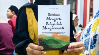 Sebelum Mengerti Belajarlah Menghormati: Menghidupkan Kembali Tata Krama di Tengah Krisis Moral