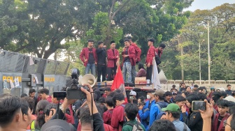 Disambut Riuh Mahasiswa, Wapres Gibran Buka Pintu Setwapres untuk Pendemo
