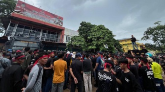 Kantor Didemo Ratusan Warga, Ketua LIRA Kepri Akhirnya Buka Suara