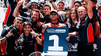 Kiandra Ramadhipa Ukir Sejarah, Raih Kemenangan Perdana di Moto3 Junior World Championship 2026