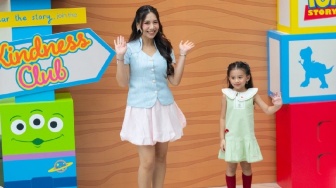 Abel Cantika Pilih Busana Anak Bertema Karakter, Ini Manfaatnya bagi Tumbuh Kembang Si Kecil