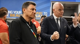 FIFA Paksa Iran Tinggalkan AS! Pencitraan Infantino, Masuk Ruang Ganti Ucap Kata Ini