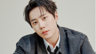 Cowok Minimalis Merapat! 4 Daily OOTD ala Lee Jun Young yang Mudah Ditiru