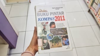 Buku Pintar Kompas 2011: Potret Dinamika Indonesia dalam Satu Tahun