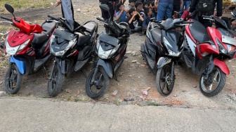 Ngeri! Bawa Bom Molotov Buat Tawuran, 18 Remaja di Bekasi Diciduk Brimob