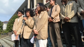 Serahkan Persoalan Tiyo ke Ranah Pribadi, Mahasiswa UGM Tegaskan Aksi Protes akan Terus Berlanjut