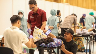 Libur Sekolah, Ratusan Anak Ikuti Sunat Massal di Mal
