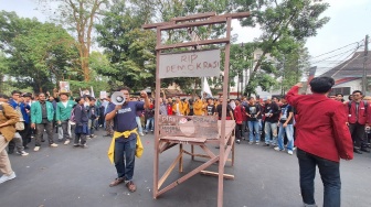 23 Kampus Bersatu, BEM SI Guncang DPRD Jabar dengan 7 Tuntutan