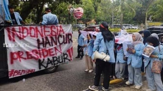 Mahasiswa Unri Kritik Prabowo-Gibran: Pemerintah Gagal, Ekonomi Tidak Baik-baik Saja