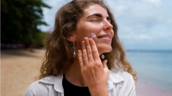 Ringan dan Transparan: 5 Sunscreen Lokal SPF 50 yang Gak Bikin Muka Abu-Abu