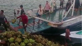 KM La Risky Karam Tabrak Karang di Pulau Kangean, Ratusan Elpiji Mengapung