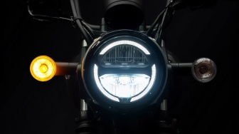Pesona Suzuki GN 160: Mending Mana Dibanding Yamaha XSR 155 dan Kawasaki W175?