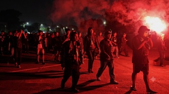 Gerah Kasus Korupsi Mandala Krida Tak Tuntas, Suporter PSIM Gelar Topo Bisu pada Malam 1 Suro