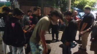 Konvoi Pengesahan Pesilat Pecah, Warga Kalijudan Turut Jadi Korban